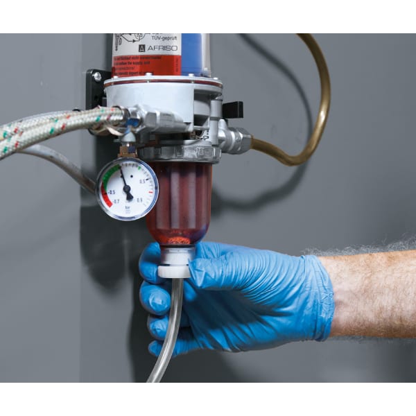PRO_TEC_ANW_HT_OELARMATUREN_FLOCO-TOP-2_WECHSEL_HEIZRAUM.TIF